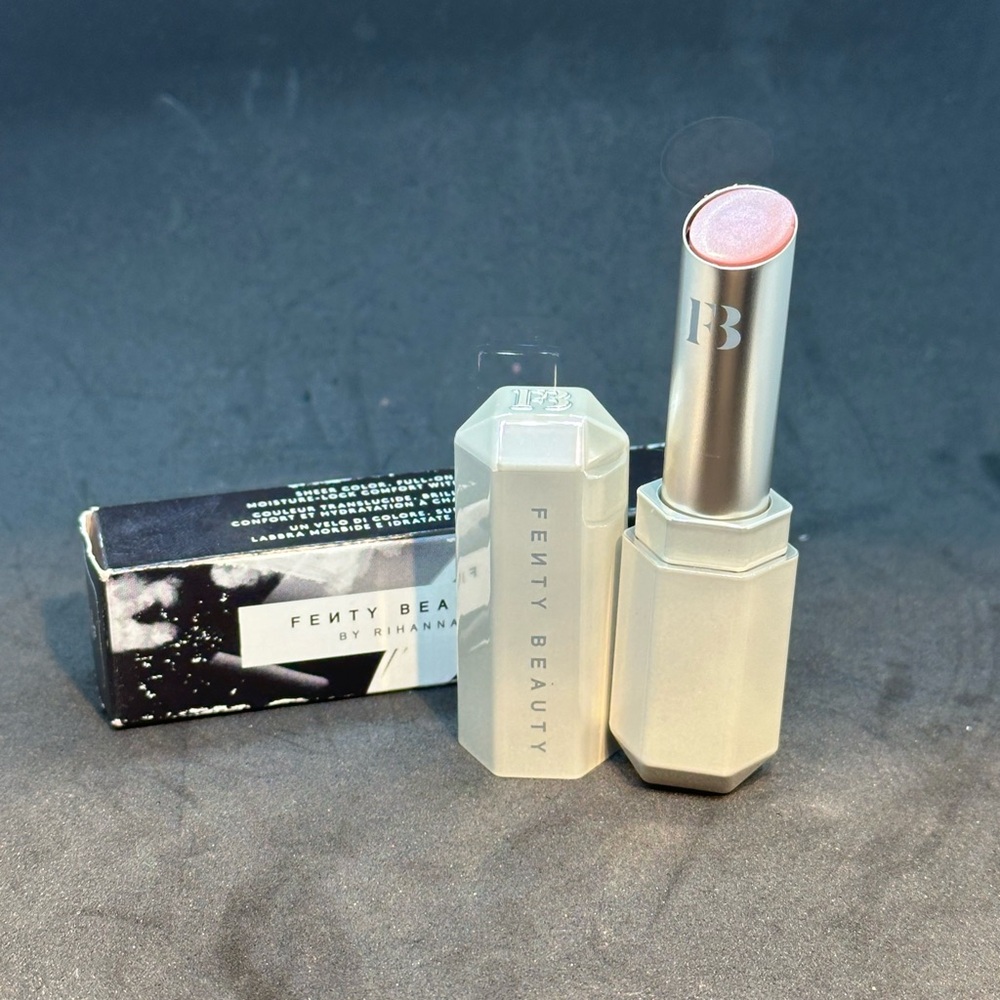 🆕 Fenty Beauty Slip Shine sheer shiny lipstick ✨BNIB✨ Glazed 🍑🍑💖💖